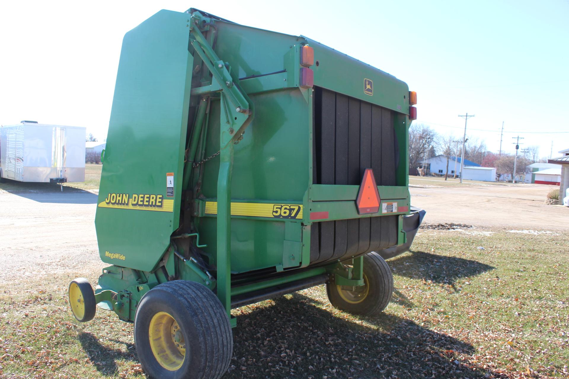 JOHN DEERE 567 MEGA WIDE TWINE BALER,