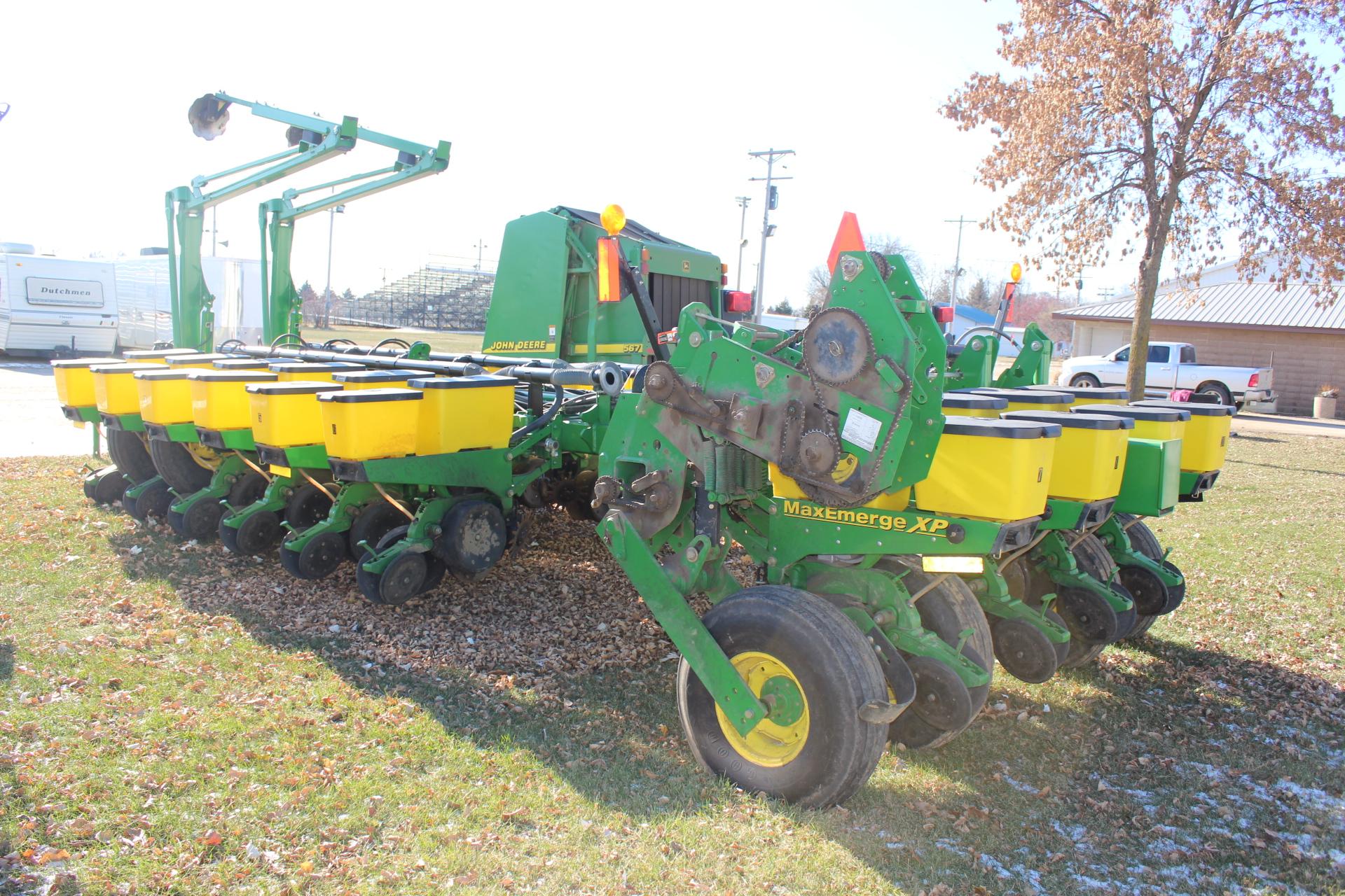 JOHN DEERE 1770NT, 16R30" MAX EMERGE XP VACUUM