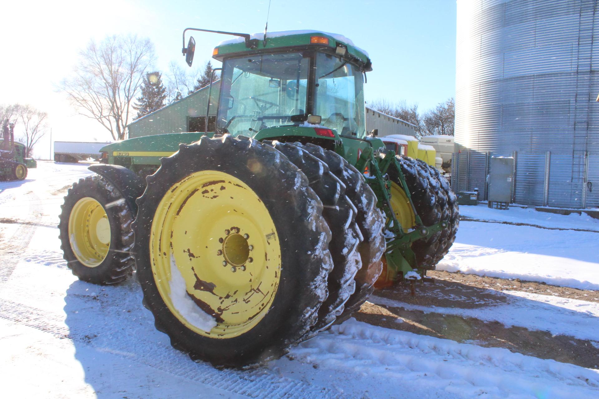 1998 JOHN DEERE 8300 MFWD TRACTOR, 16/4 PS, (20)