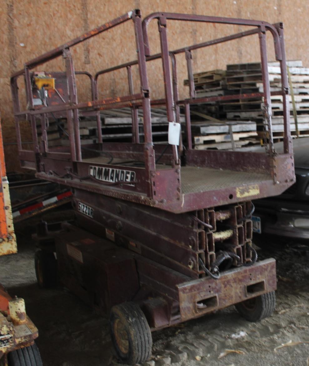 JLG MODEL CM2546 ELECTRIC SCISSOR LIFT,