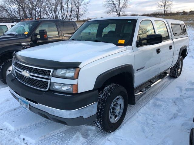 *** 2005 CHEVY 2500HD, CREW CAB PICKUP, LEATHER, NO POWER WINDOWS OR LOCKS,