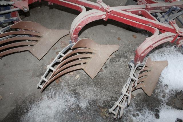 IH SLAT 3 BOTTOM TRAILING PLOW,  RESTORED