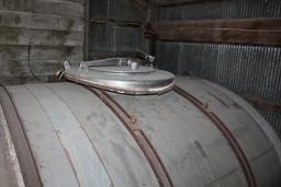 1,200 GALLON STAINLESS STEEL TANK, USED FOR WATER