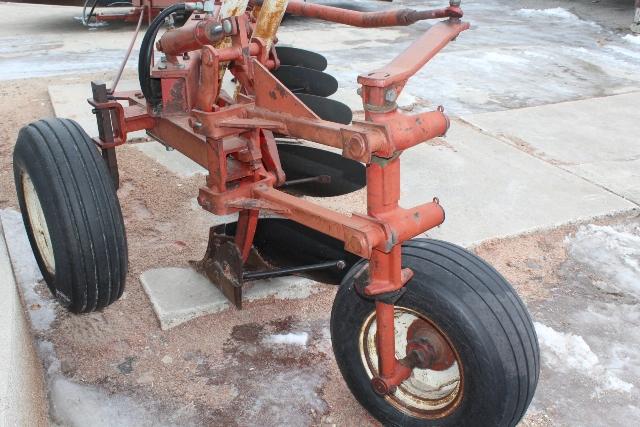 IH 720 PLOW, 5 BOTTOM, 18", AR