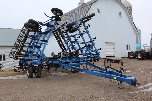 2004 36' DMI TIGER-MATE II FIELD CULTIVATOR,