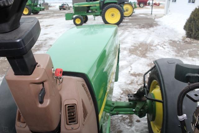 1997 JOHN DEERE 8200 MFWD TRACTOR ,