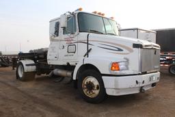 *** 1994 WHITE GMC VOLVO SHORT SEMI TRACTOR