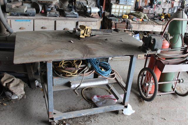 39"X61"X5/16" WELDING TABLE ON WHEELS