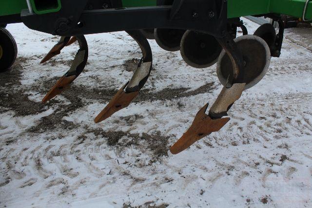 2014 JD 2700 7 SHANK 24" RIPPER, 10" POINTS,