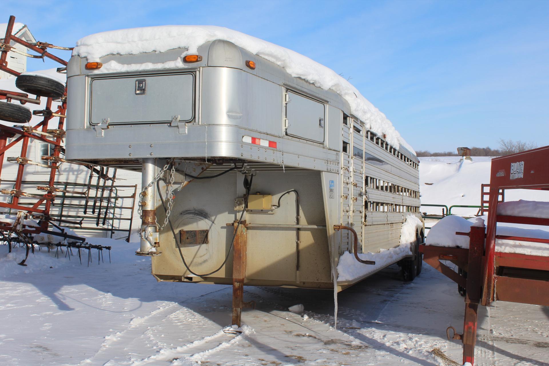 ***1997 7' X 28' FOUR STAR ALUM TANDEM AXLE LIVESTOCK 5TH