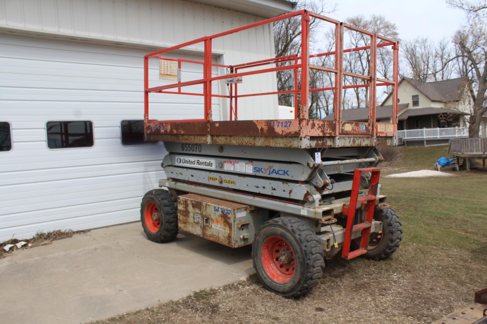 SKYJACK 7127 4 X 4 MOBILE WORK PLATFORM,