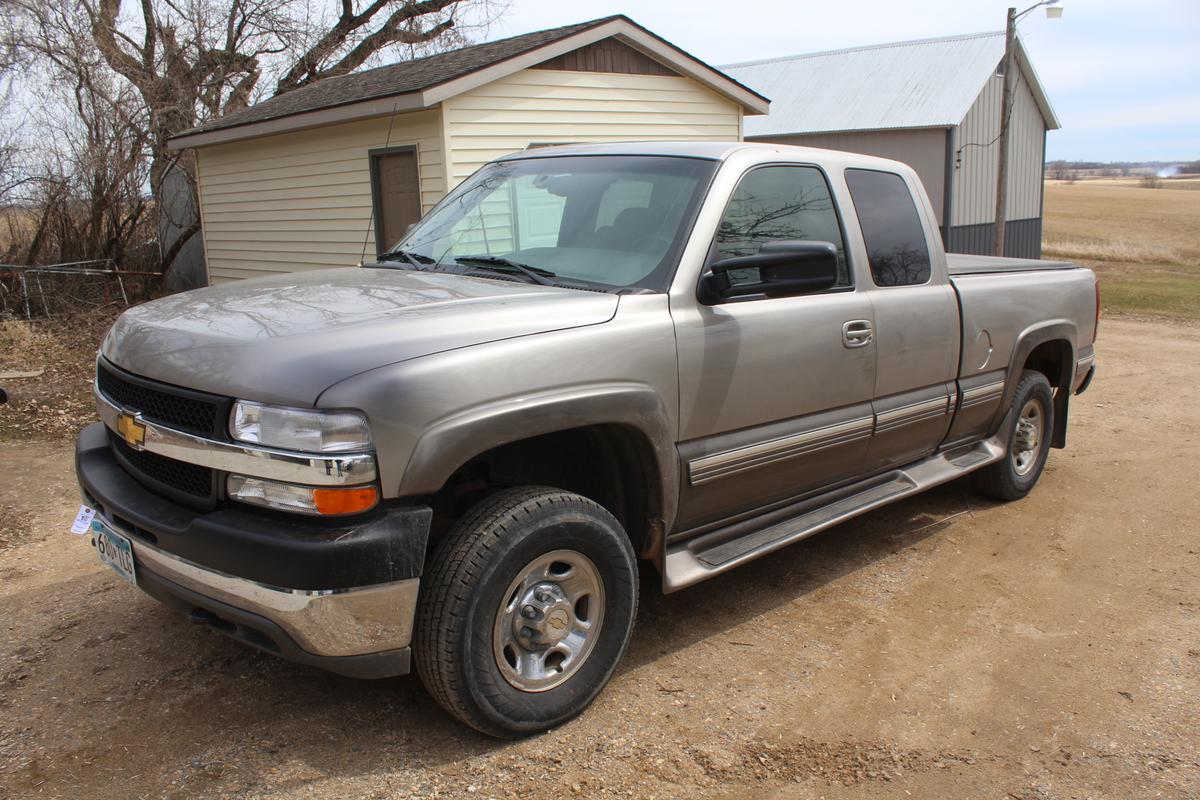 *** 2002 CHEVEROLET K2500 EXT CAB 4 DOOR