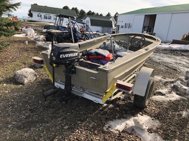 1960 14' CHEROKE ALUM BOAT, 6 HP BLACK EVINRUDE,