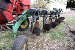 JD 2800 5 BOTTOM VARI-WIDTH PLOW,