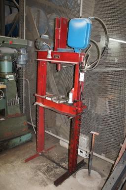 RED ARROW PRESS, APPROX 3 TON