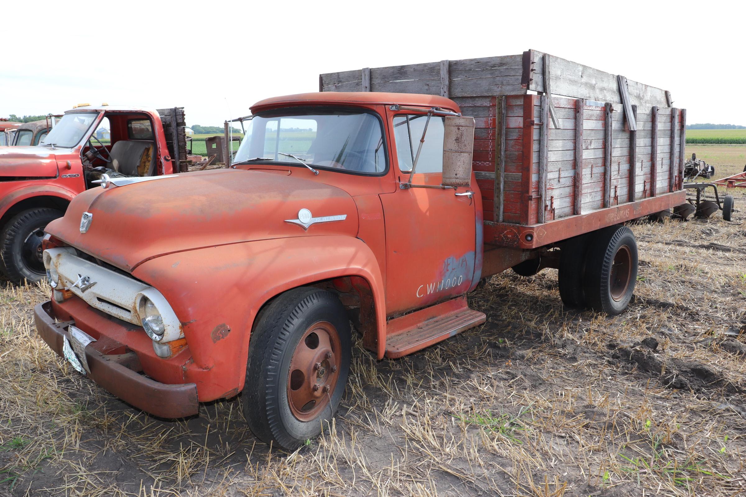 *** 1956 FORD F-500 SINGLE AXLE GRAIN TRUCK,