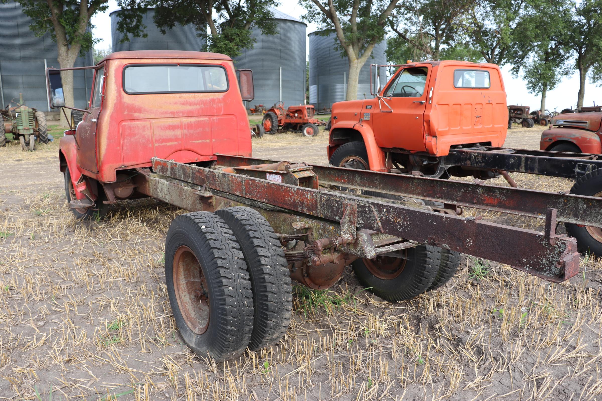 *** 1962 IH BC160 SINGLE AXLE TRUCK, SCHWARTZ