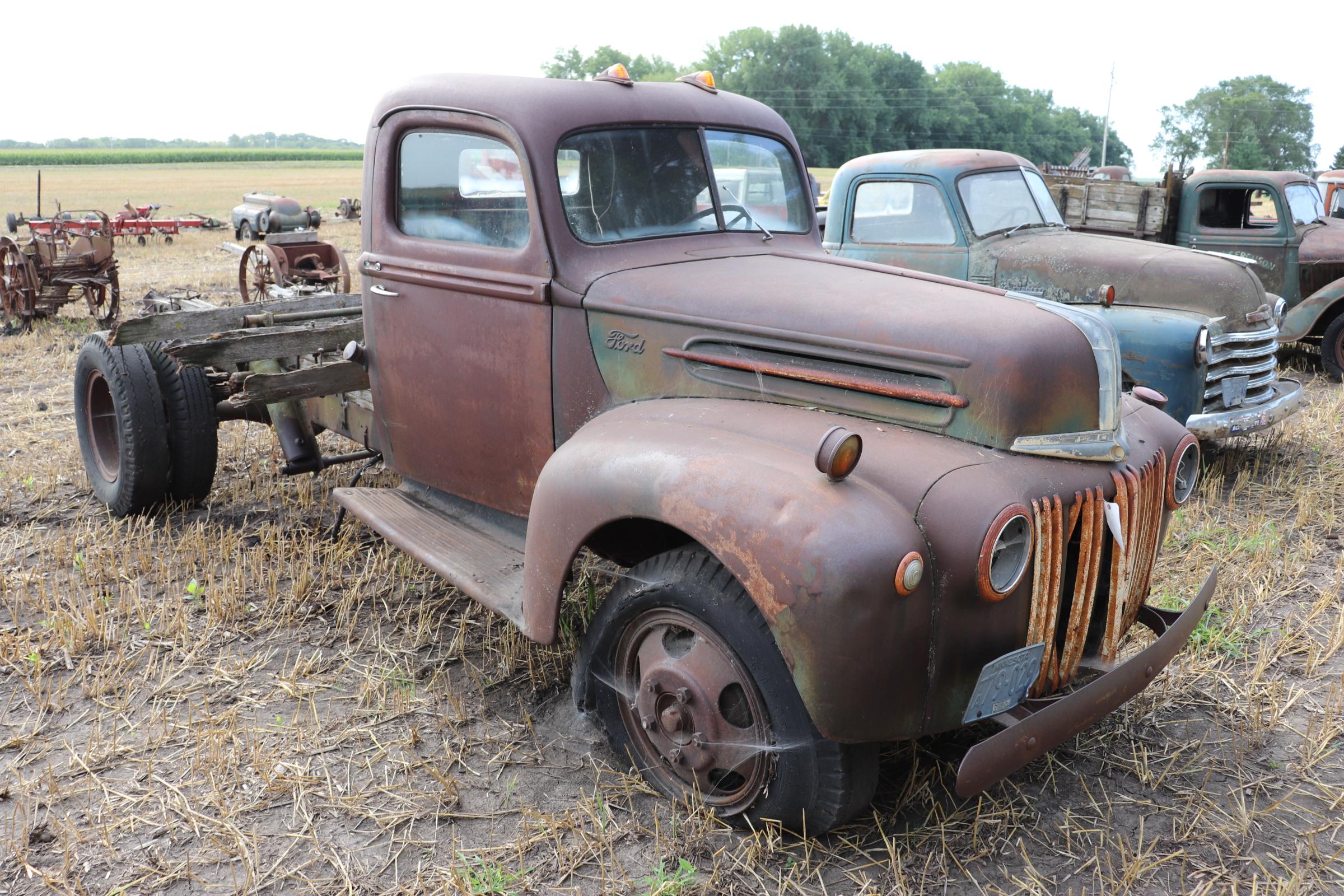 FORD SINGLE AXLE TRUCK, UNABLE TO FIND VIN#,