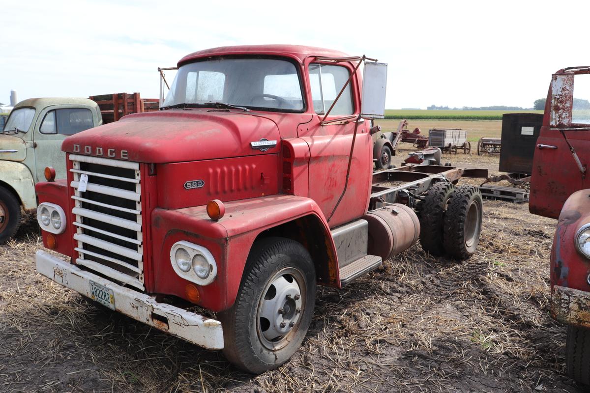 DODGE 500 SINGLE AXLE TRUCK, V-8, 4 SPEED TRANS,