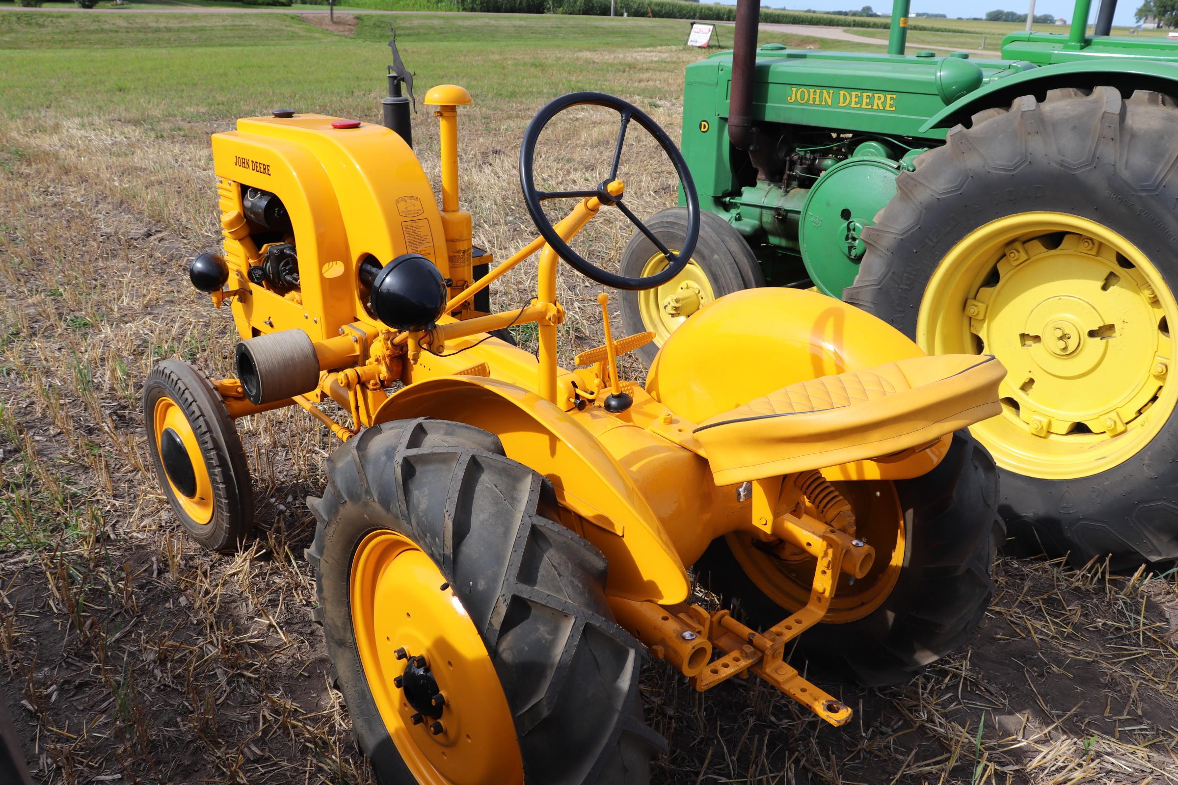 1945 JOHN DEERE LI, RESTORED, NEW 7.50-22 REAR