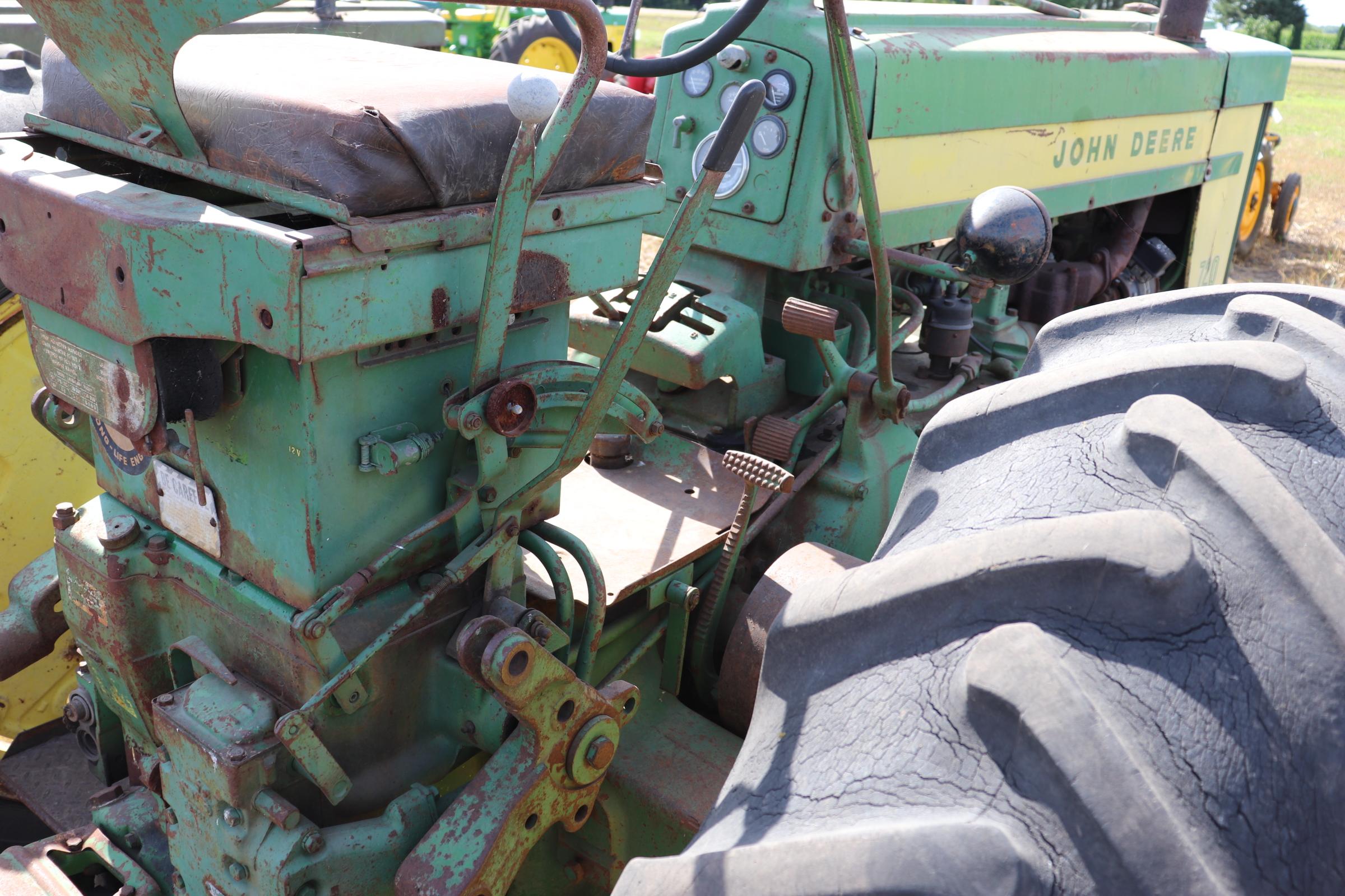 1957 JOHN DEERE 720 GAS, NF,  ROLL-O-MATIC, PTO,