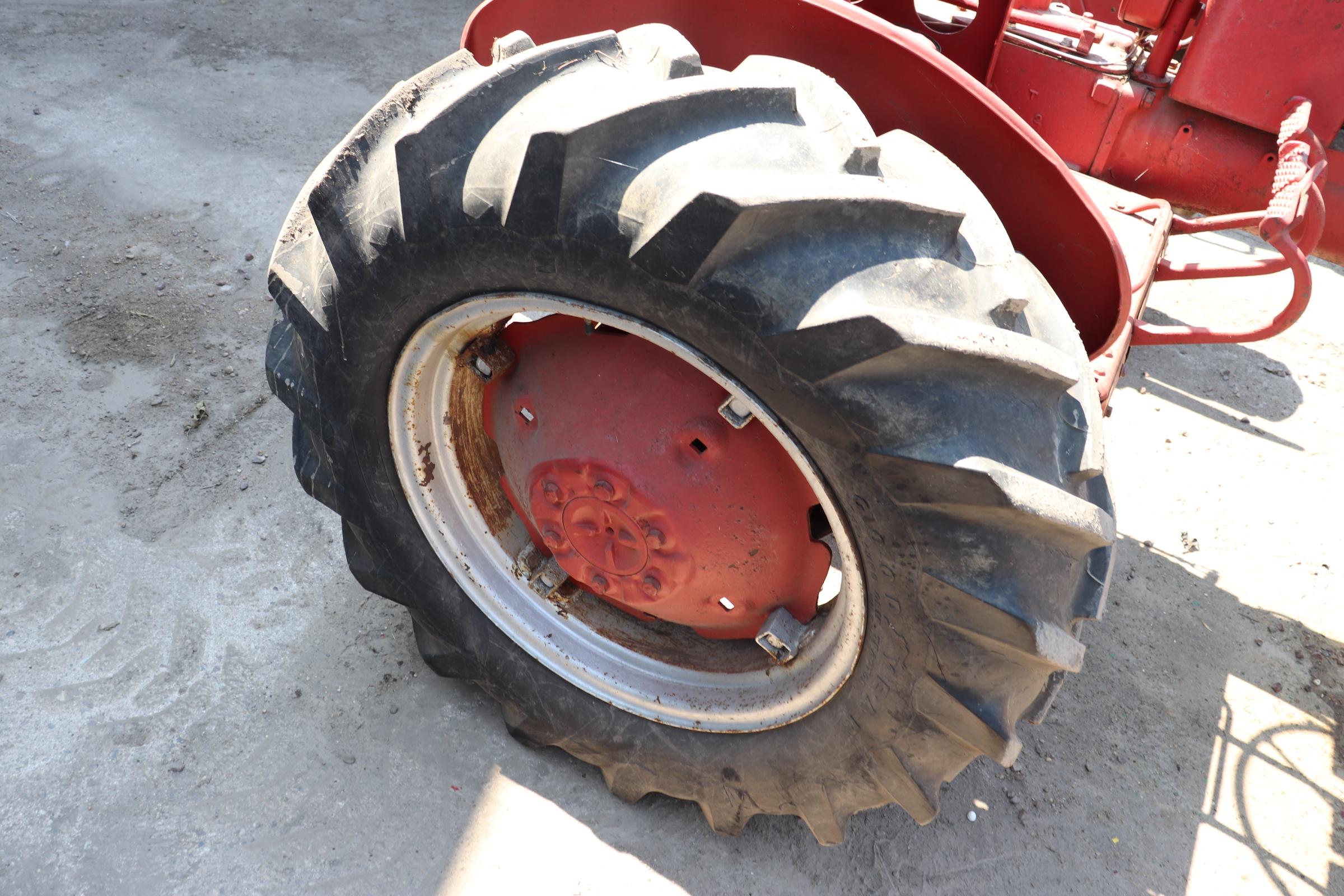 1947 FARMALL B, NF, 11-24 REARS, FENDERS, PTO,