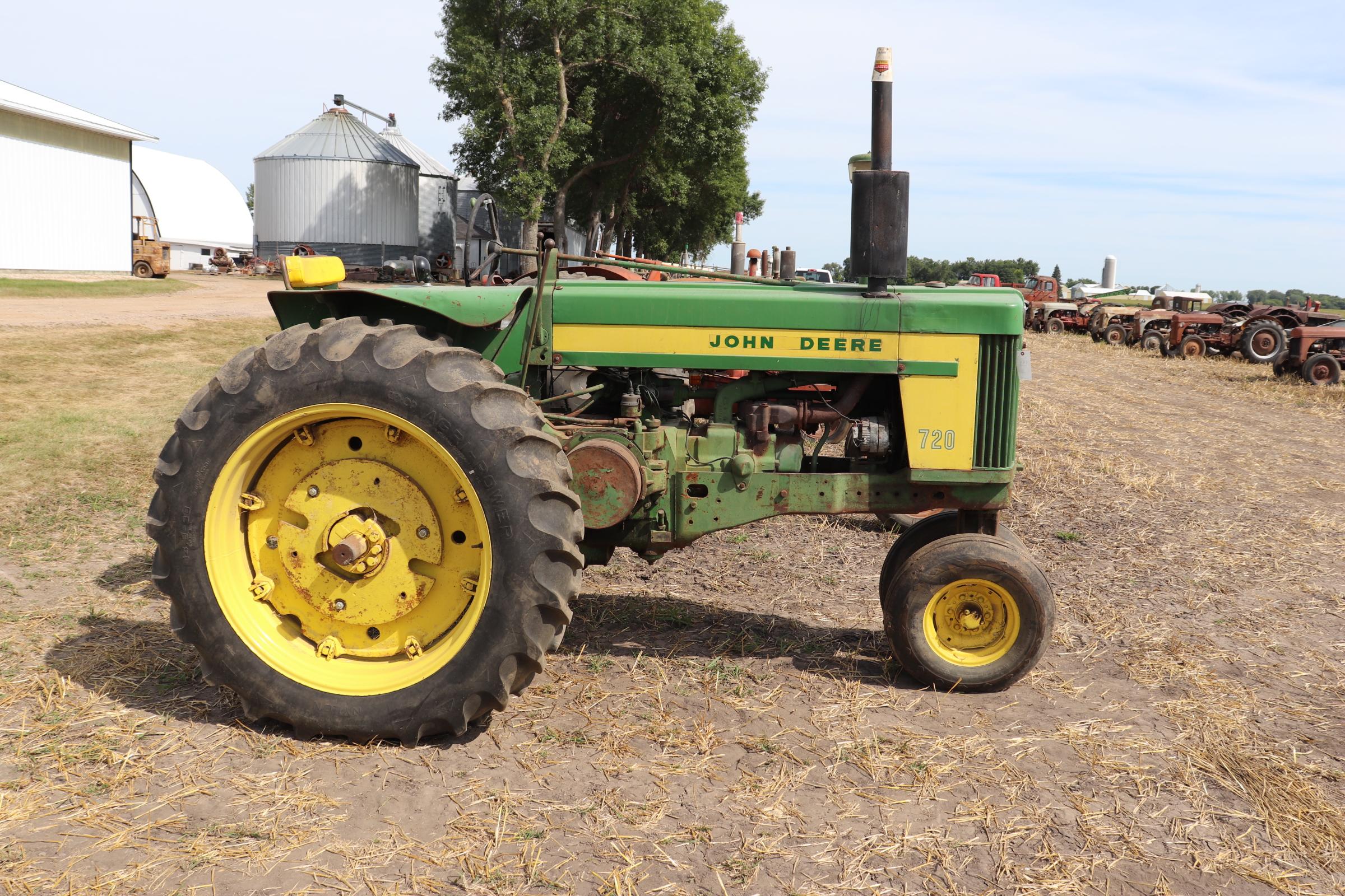 1958 JD 720,GAS, NF, 14.9-38 REARS, WHEEL WEIGHTS,