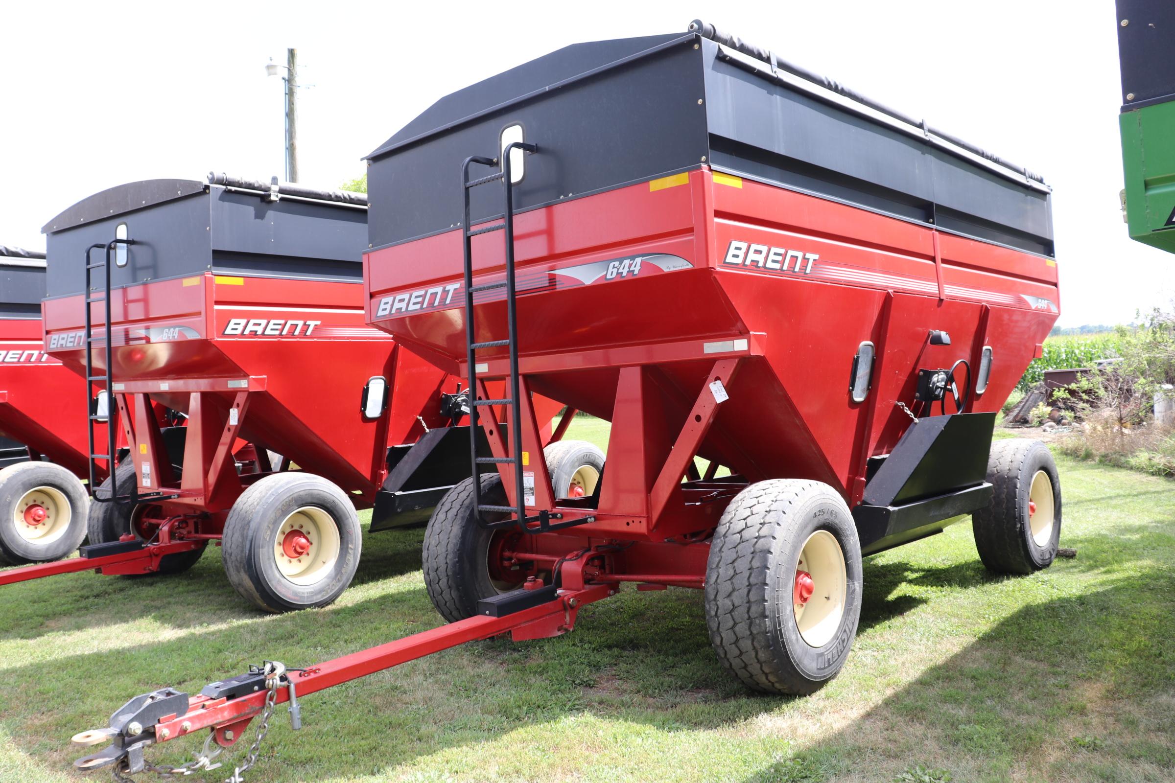 BRENT RED 644 GRAVITY WAGON, LIGHTS, BRAKES,