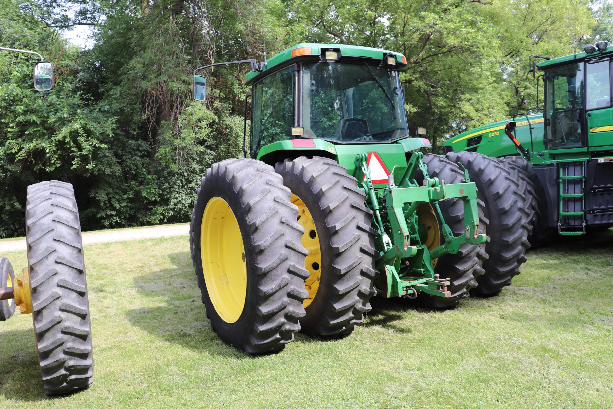 1996 JOHN DEERE 8100 MFWD TRACTOR, POWERSHIFT,