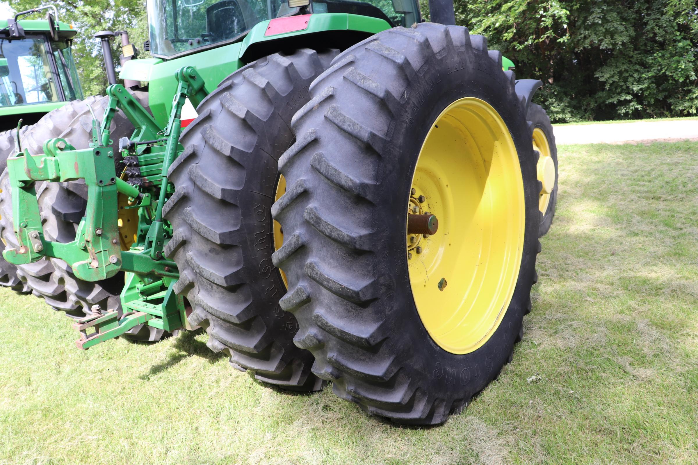 1996 JOHN DEERE 8100 MFWD TRACTOR, POWERSHIFT,