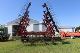 CASE IH 4800 26' VIBRA SHANK FIELD CULT, WALKING TANDEMS, 3 BAR HARROW, HYD FOLD