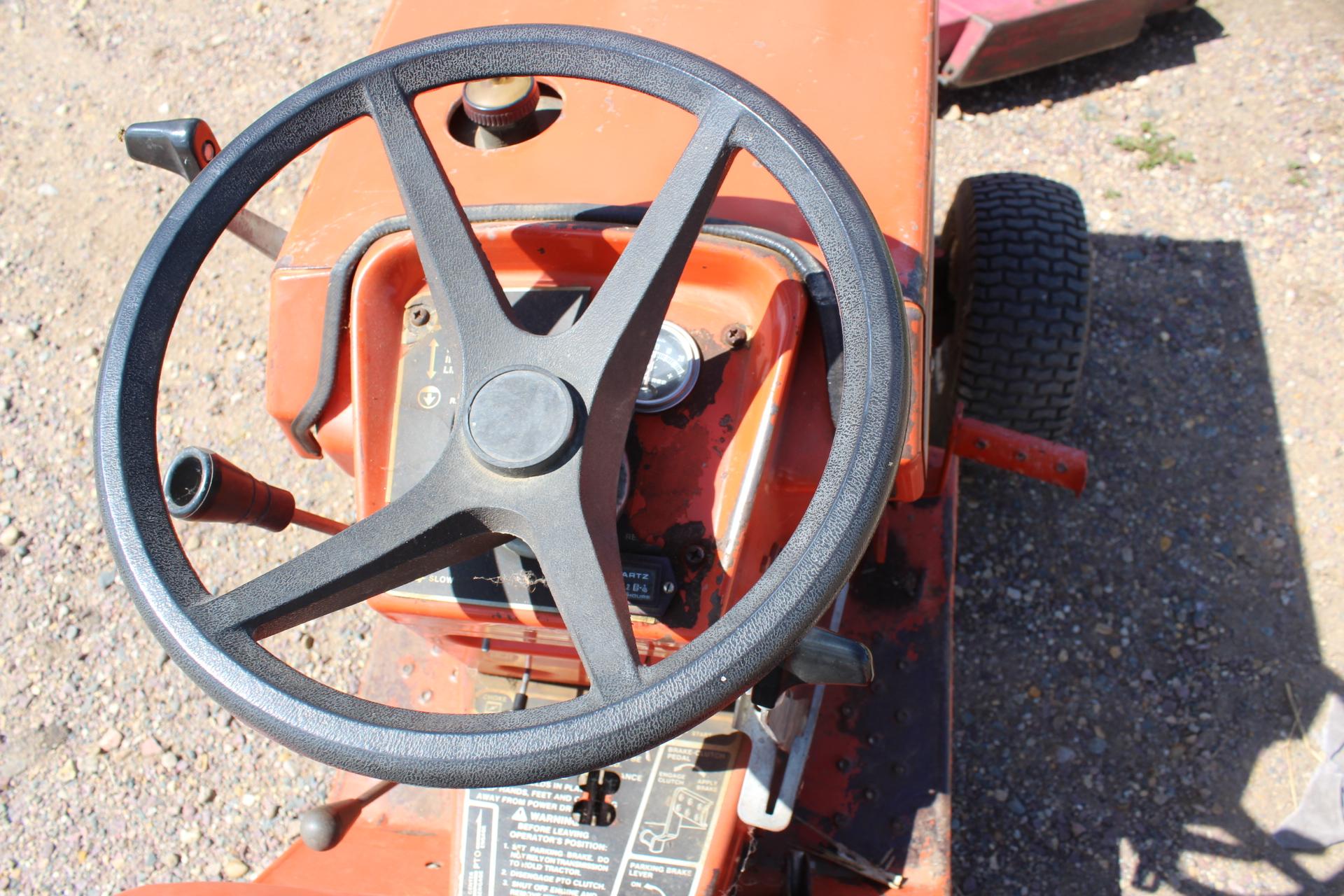 AC 917 LAWN TRACTOR, HYDRO, HYD LIFT,