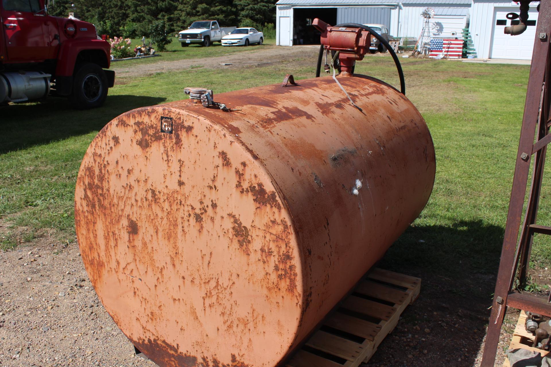 500 GALLON DIESEL BARREL, 110 VOLT PUMP & METER,TANK