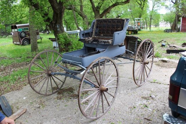 1 Horse Buggy, Seat Needs Repair, No Poles