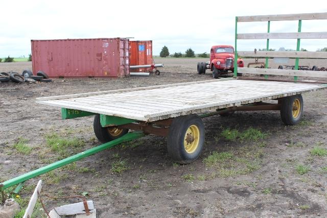 8' x 16' HAY RACK W/JD GEAR