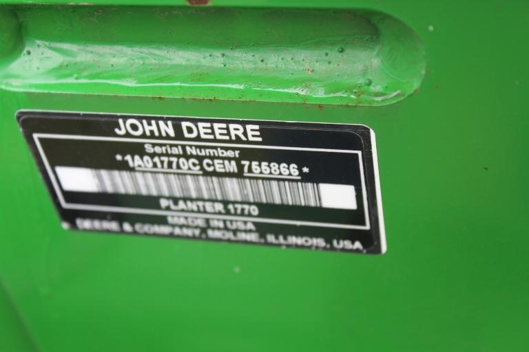 2014 JOHN DEERE 1770 NT 24R30" PLANTER, ROW CLEANERS,