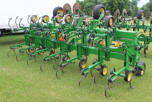 JOHN DEERE 845 12R30" DANISH TINES, ROLLING