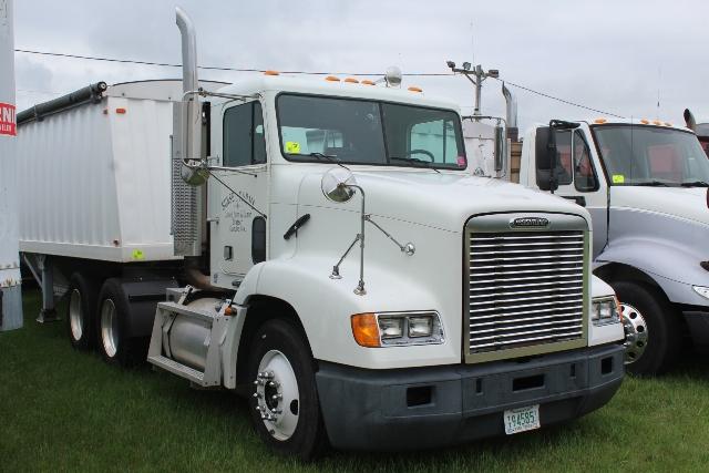 ***2000 FREIGHTLINER SEMI TRACTOR, 10 SPD,