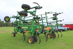 2012 JOHN DEERE 2410 CHISEL PLOW, 31', 32 SHANKS, 3"