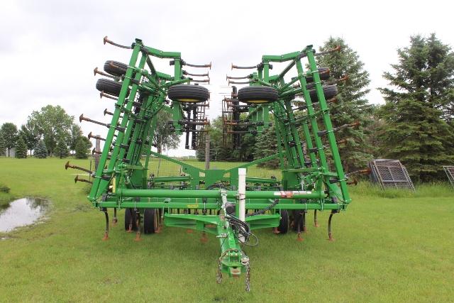 JOHN DEERE 2210L FIELD CULTIVATOR, 44' 2 BAR