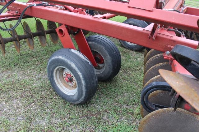 CASE IH 496 DISK, 31.5' FIXED SCRAPERS, CUSHION