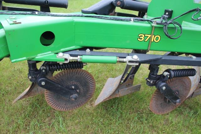 JOHN DEERE 3710 9 BTM PLOW, COULTERS,