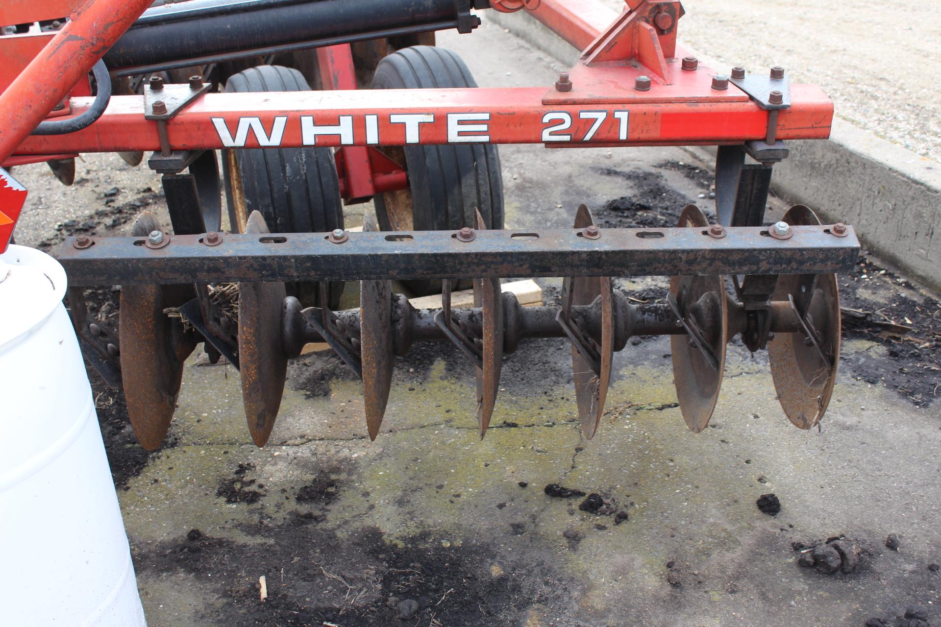 22.5' WHITE 271 TANDEM DISK, CUSHION GANG,