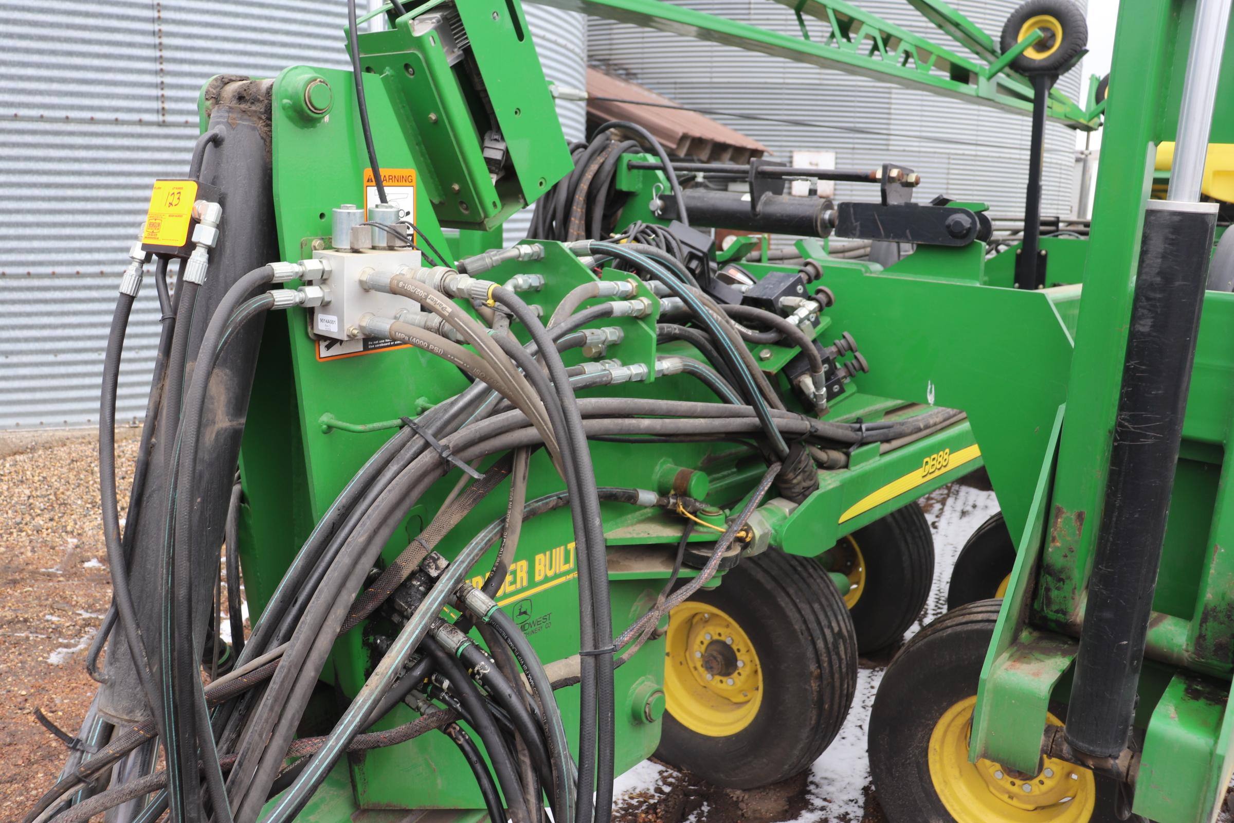 2011 JOHN DEERE DB88 CCS PLANTER, 48R22",