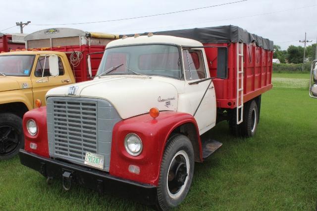 *** 1963 INTL LOADSTAR 1600 SINGLE AXLE TRUCK, 4 & 2 SPEED TRANS,