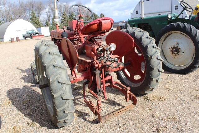 FARMALL 200 TRACTOR, WF, GAS, 11.2-36 REARS,