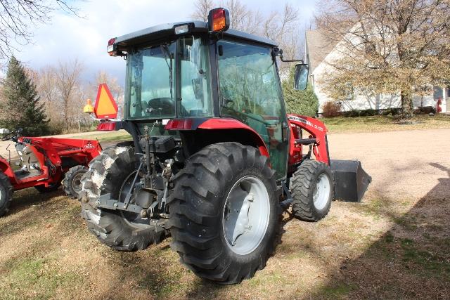 2011 MASSEY FERGUSON 1635 MFWD TRACTOR, 2 DOOR