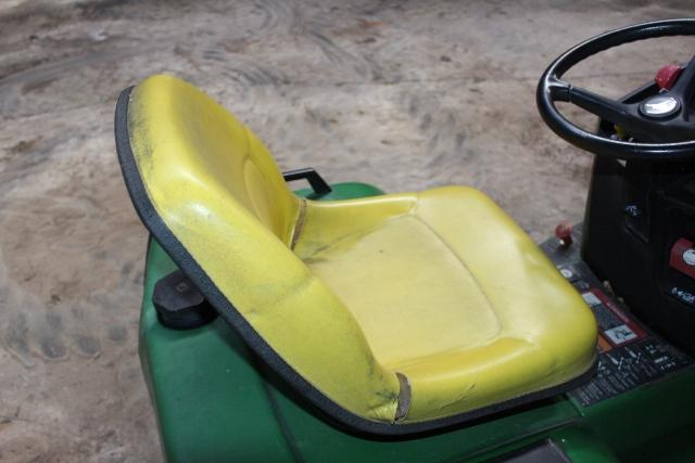 JOHN DEERE 425 ALL WHEEL STEER LAWN TRACTOR,