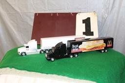 1/64 FREIGHTLINER SEMI AND TRAILER,