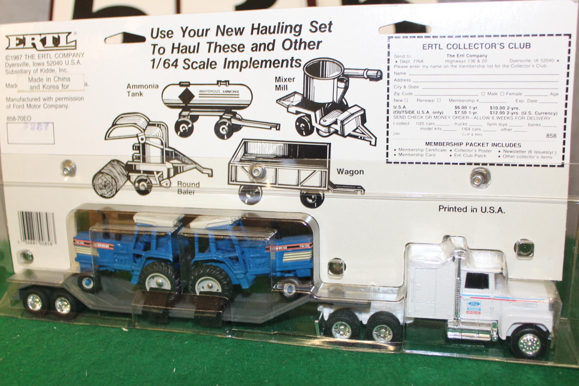 1/64 FARMLAND EXPRESS EQUIPMENT HAULING SEMI,